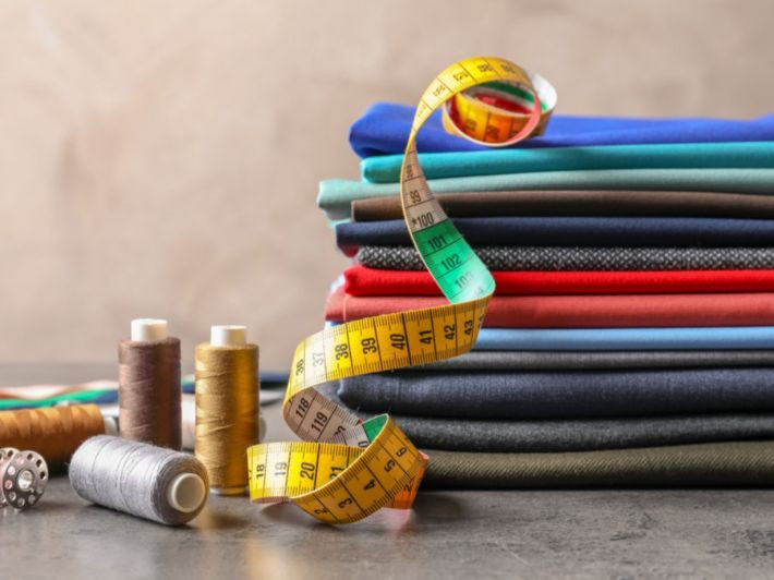 الأقمشة والمواد الخام